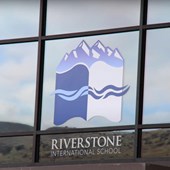 High School - Inglese - USA - Idaho - Riverstone International School / In residence